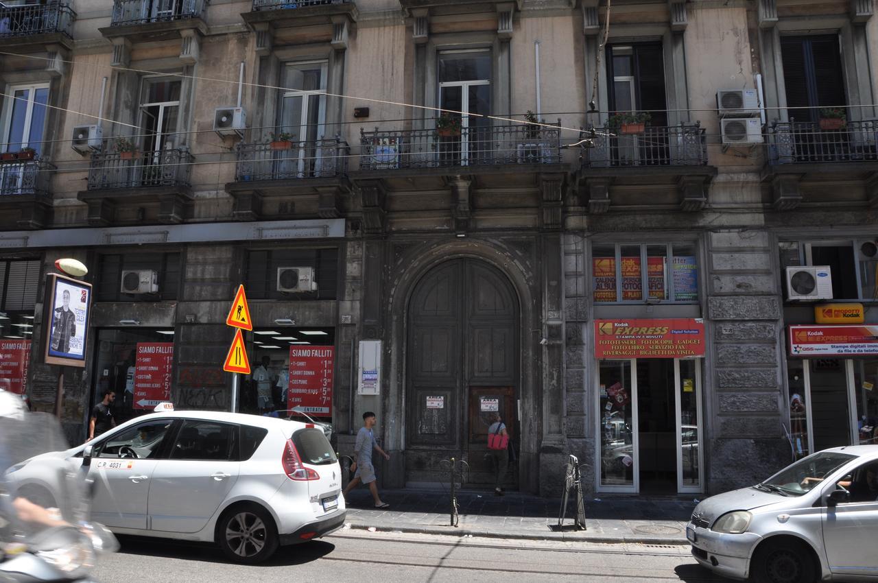 Bed and Breakfast Benvenuto A Napoli Экстерьер фото