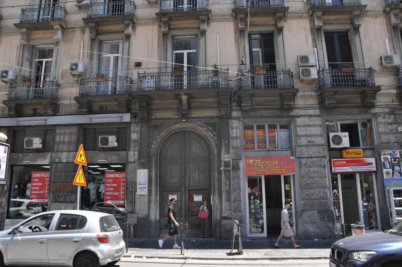Bed and Breakfast Benvenuto A Napoli Экстерьер фото