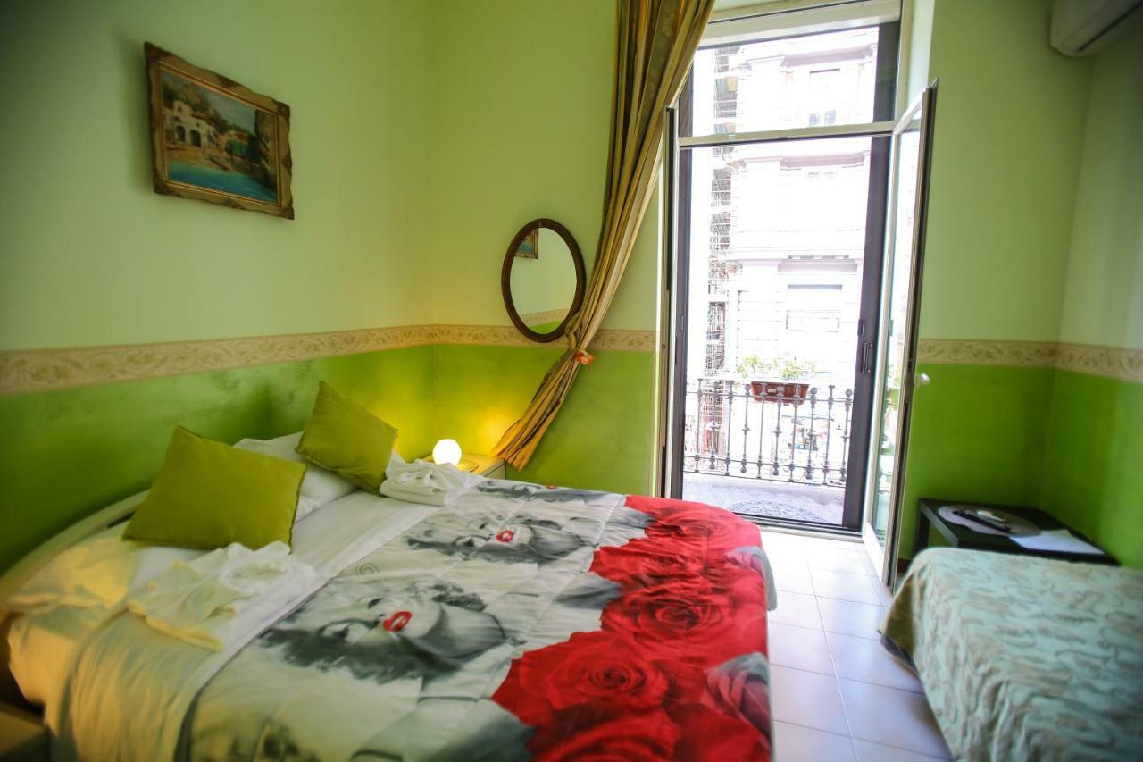 Bed and Breakfast Benvenuto A Napoli Экстерьер фото